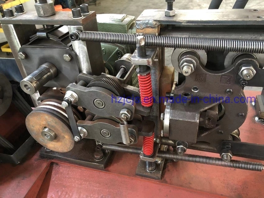 Yüksek Hızlı Düzleştirme ve Kesme Makinesi 380V Voltaj içinde 5-12mm Bobin Çelik için