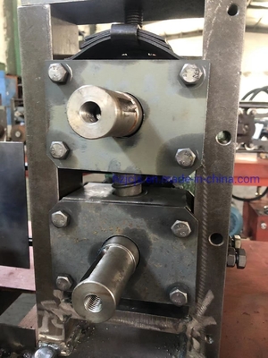 Yüksek Hızlı Düzleştirme ve Kesme Makinesi 5-12mm Bobin Rebar Otomatik Sınıf